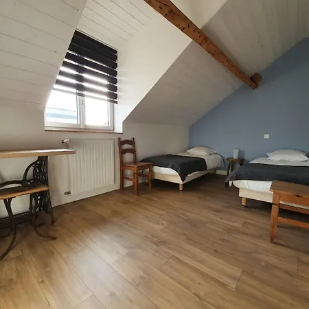 La Fontaine Des Amis Apartment *